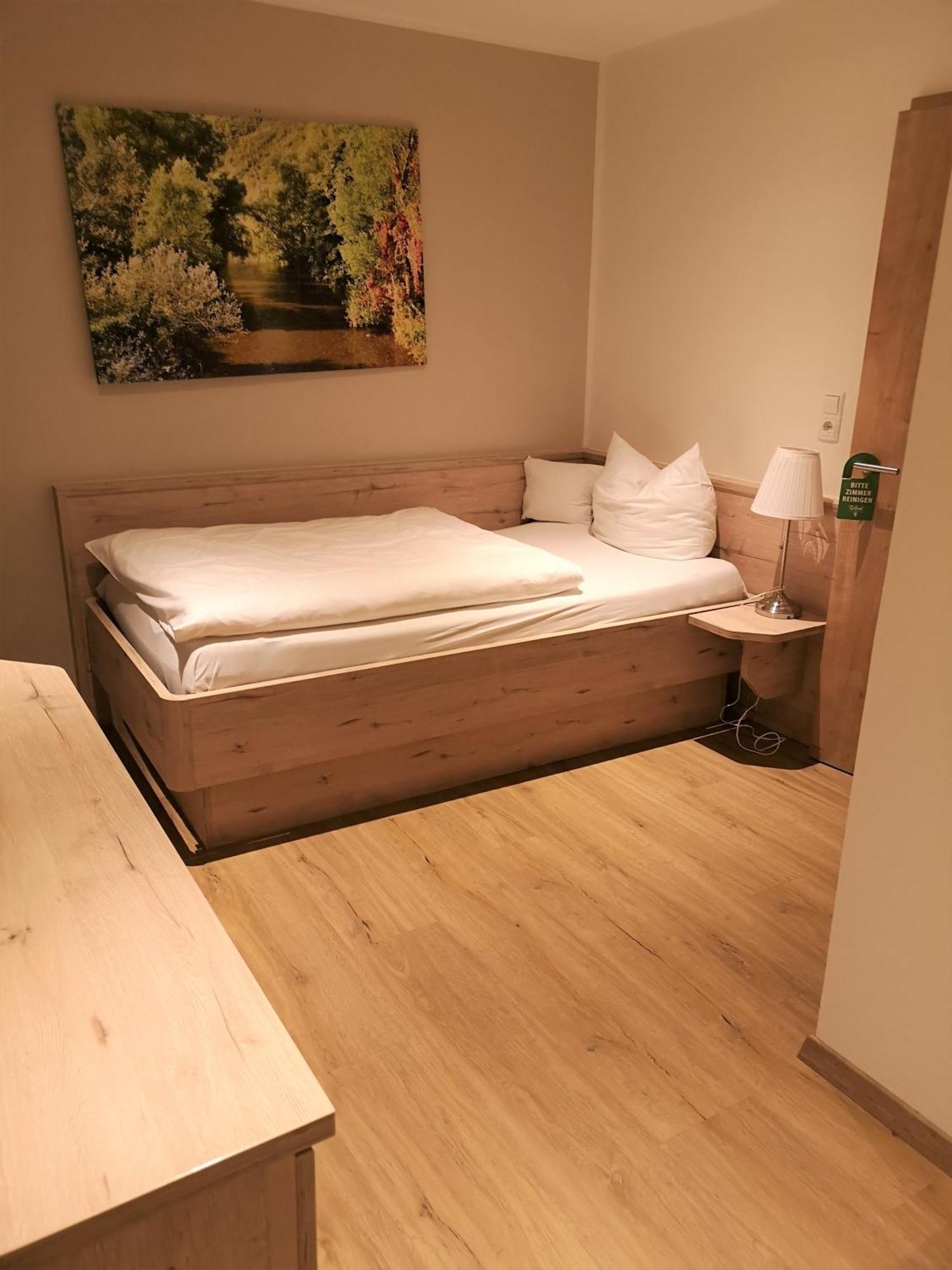 Single Room,1586840176:JPEG
